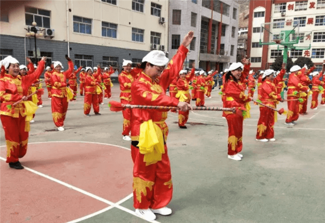 网络中国节·春节丨舟曲社火：《打花鞭