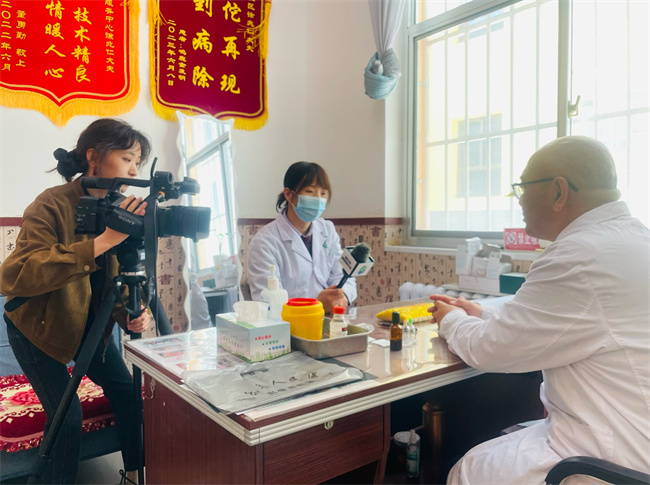 一针见效，顽疾终好——看康乐“针灸侠