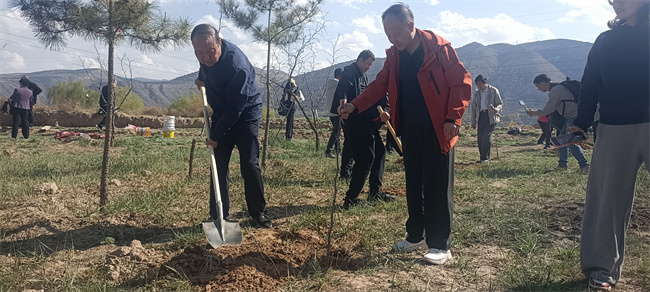 弘扬雷锋精神 助力“绿美兰州”建设—